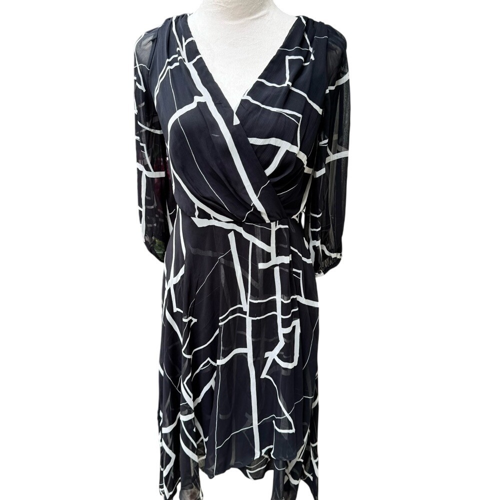 DKNY. Black & White, Ruffled Dress. Long Sheer‎ Sleeves. Layered. V-neck.Sz 6.…